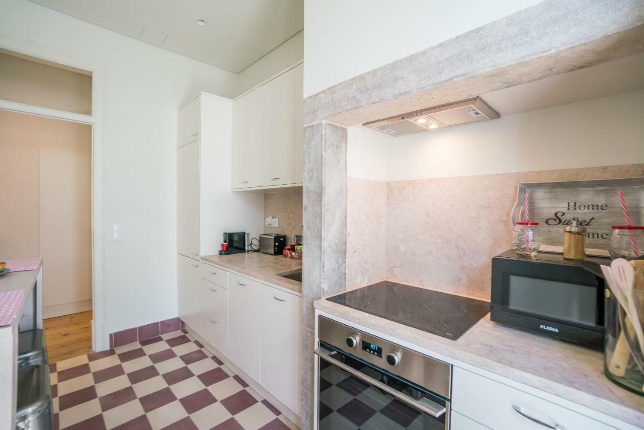 Stylish Apartment Near Av. Liberdade Lisbon Exterior photo